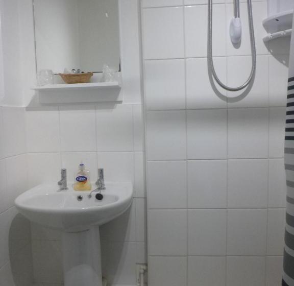 スタンダードルーム, The Warwick Southport