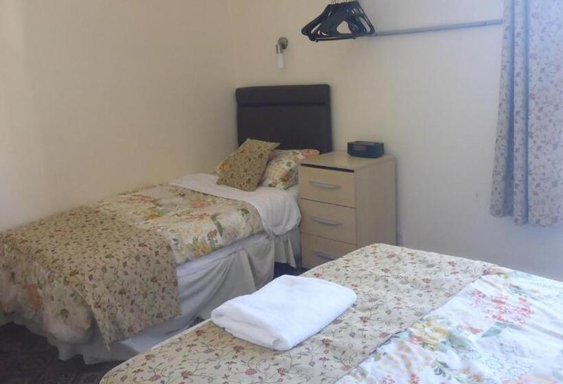 スタンダードルーム, The Warwick Southport