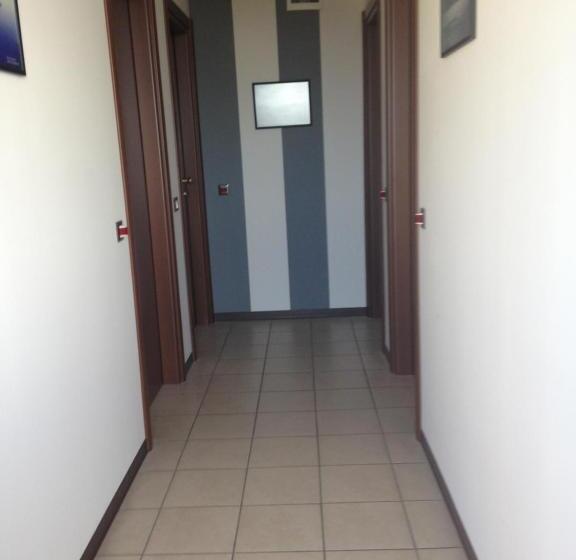 エコノミールーム, Bussana