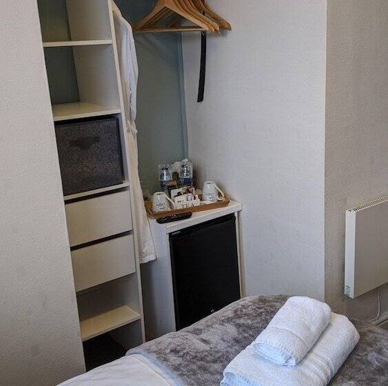 Номер Стандарт, Ebor Lodge