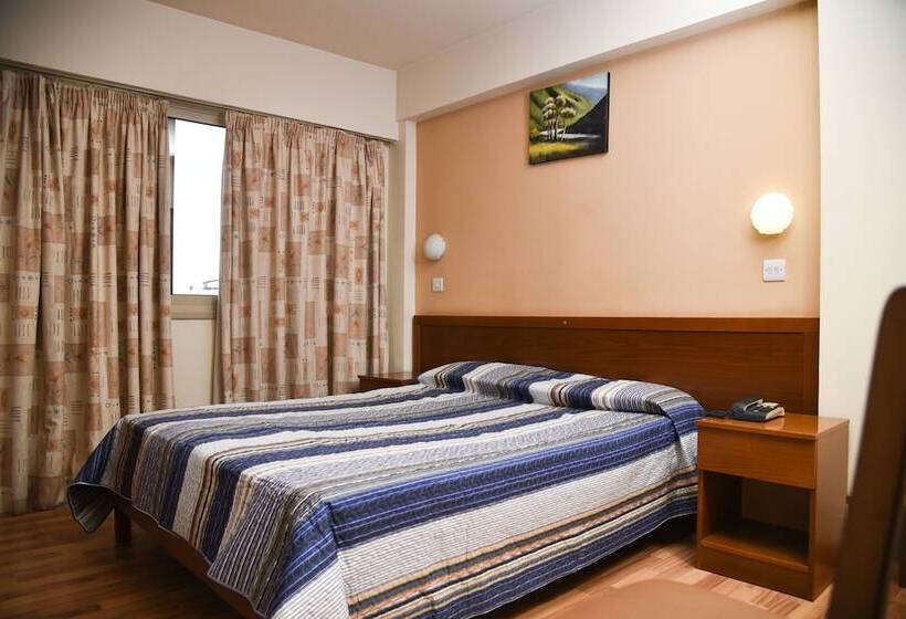 اتاق استاندارد سه نفره, Elysso