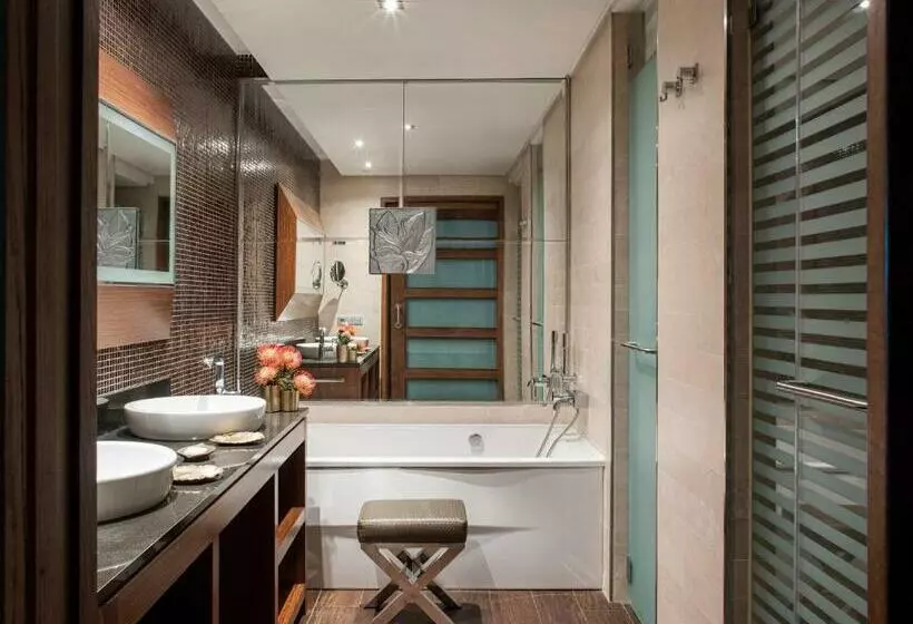 2 Bedroom Suite