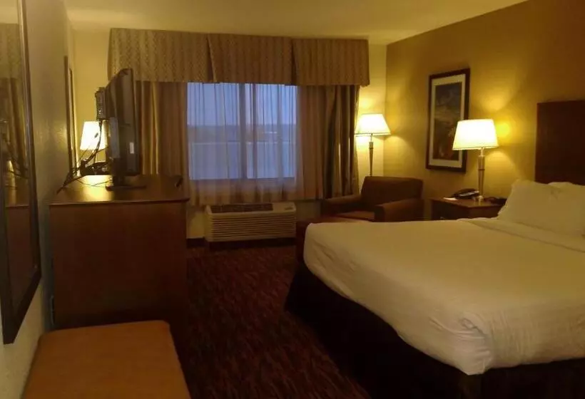 キングサイズベッドのエクゼクティブルーム, Holiday Inn Express & Suites Truth Or Consequences, An Ihg