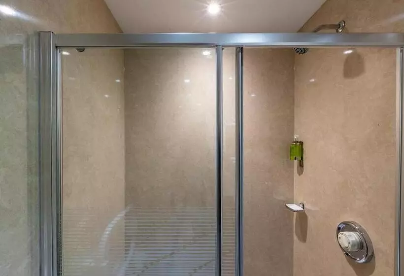 Standard Yhden Hengen Huone, Holly Lodge Guest House With Free Off Site Health Club