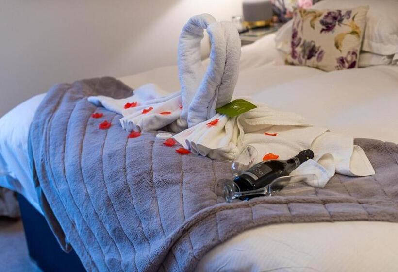 디럭스 룸 킹사이즈 침대, Holly Lodge Guest House With Free Off Site Health Club