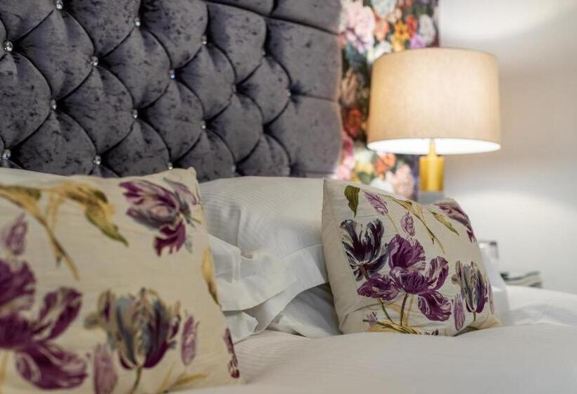 디럭스 룸 킹사이즈 침대, Holly Lodge Guest House With Free Off Site Health Club