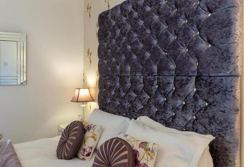 디럭스 룸 킹사이즈 침대, Holly Lodge Guest House With Free Off Site Health Club