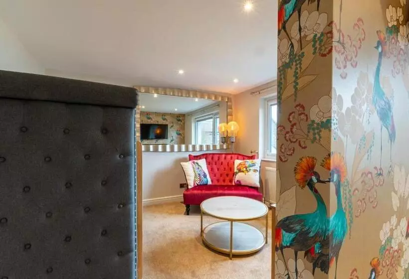 Deluxe Neljän Hengen Huone, Holly Lodge Guest House With Free Off Site Health Club