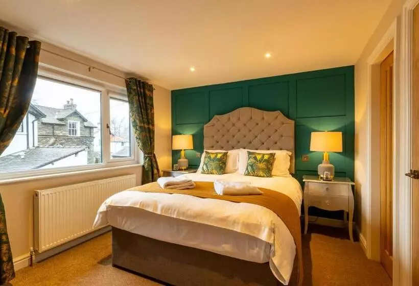 Deluxe Neljän Hengen Huone, Holly Lodge Guest House With Free Off Site Health Club