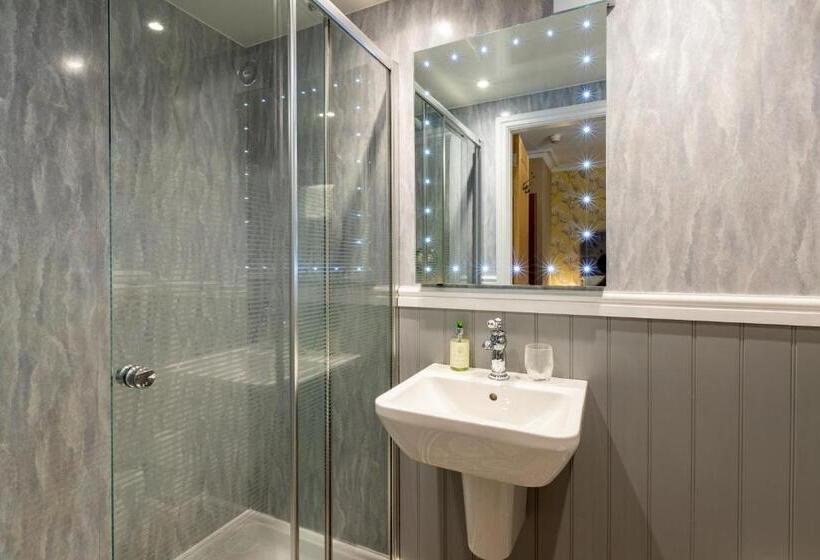 디럭스 룸, Holly Lodge Guest House With Free Off Site Health Club