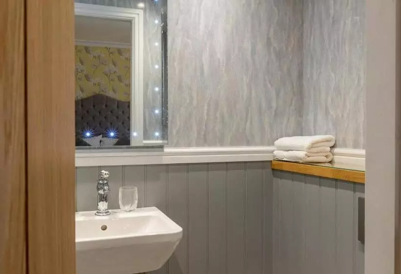 Deluxe-huone, Holly Lodge Guest House With Free Off Site Health Club