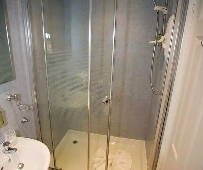 Deluxe-huone, Holly Lodge Guest House With Free Off Site Health Club