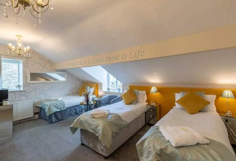 Deluxe Kolmen Hengen Huone, Holly Lodge Guest House With Free Off Site Health Club