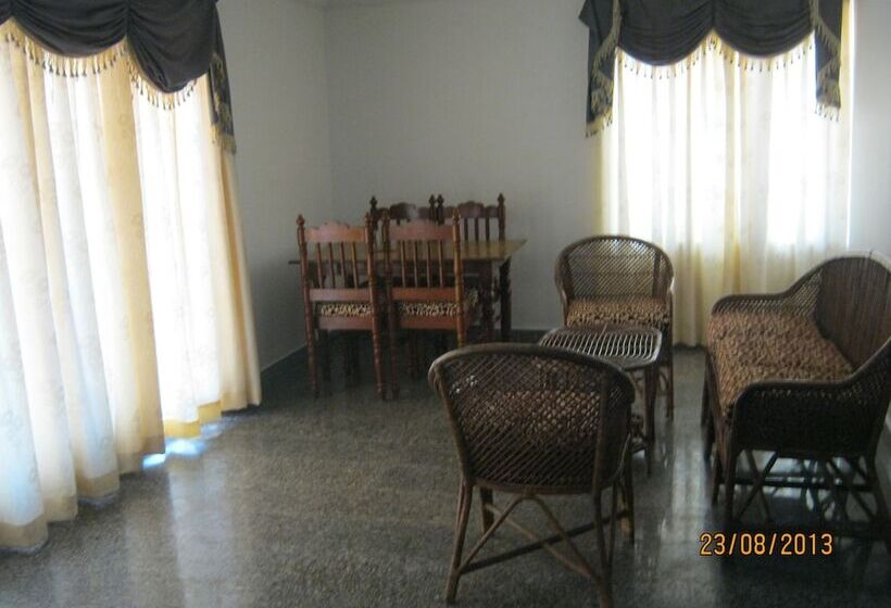 סוויטה מלכותית, Marine Palace