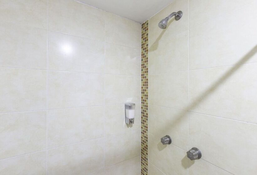 Семейный Номер, Capital O Oaxaca Guest