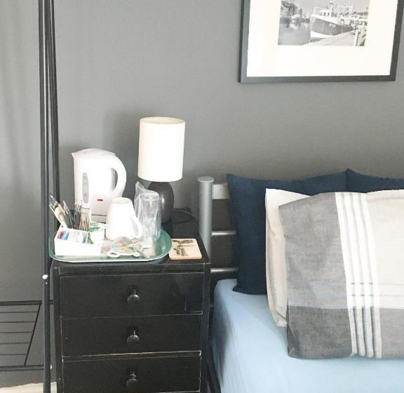 スタンダードシングルルーム, Olivers Guest House