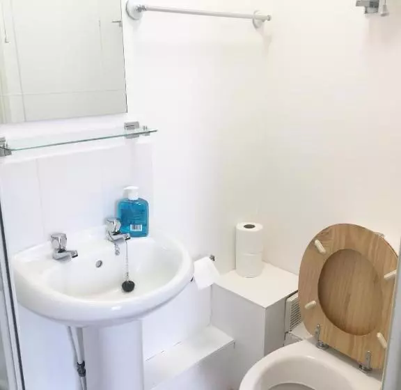 エコノミールーム, Olivers Guest House