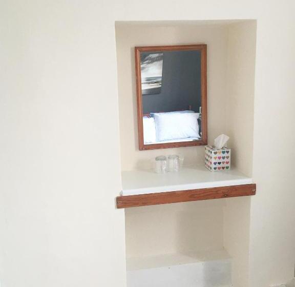 エコノミールーム, Olivers Guest House