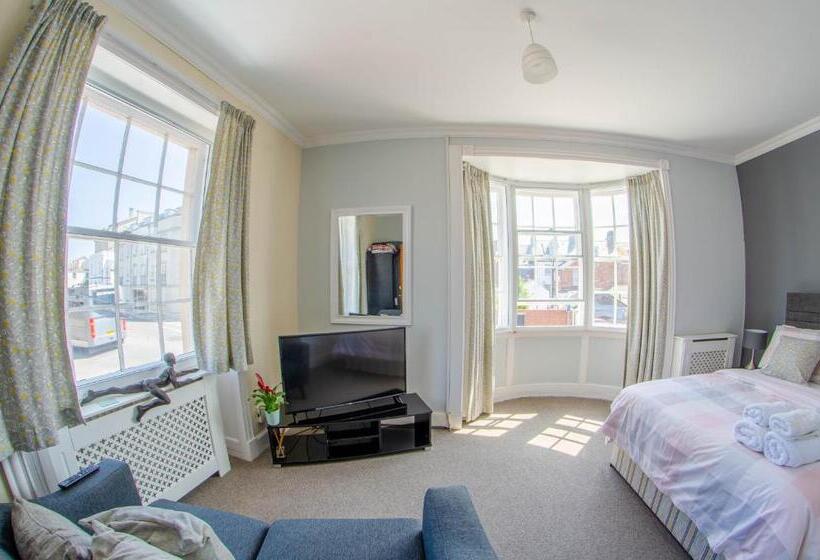 デラックスルーム, Olivers Guest House