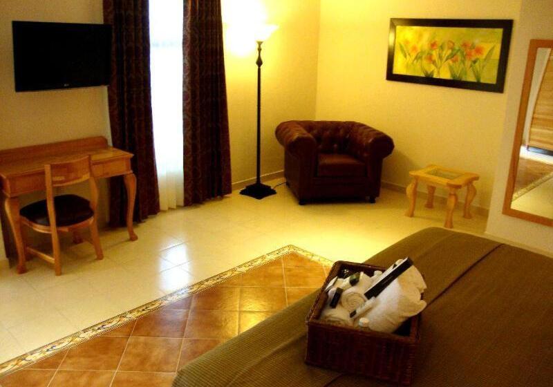 Quarto Estandar, Rio Queretaro