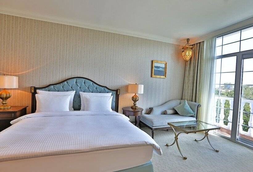 اتاق لوکس با چشمانداز شهر, Rixos Almaty