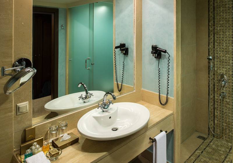 اتاق لوکس با چشمانداز شهر, Rixos Almaty