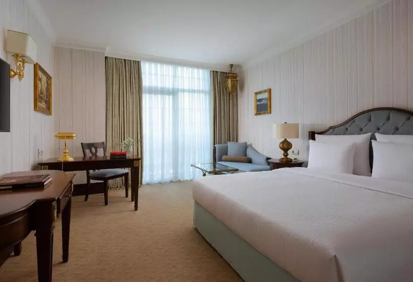 اتاق دلوکس با تخت کینگ و چشم‌انداز شهر, Rixos Almaty