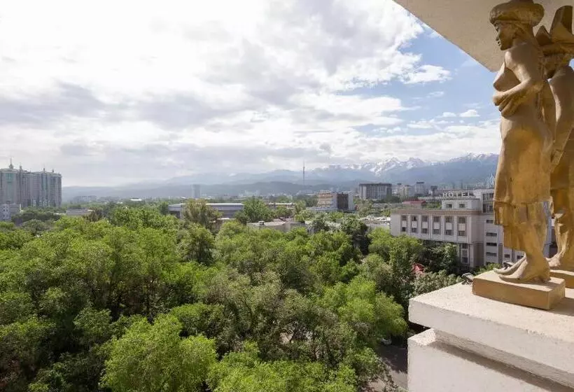 سوییت لوکس, Rixos Almaty