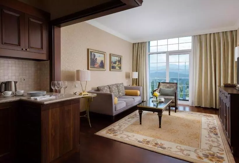 سوییت لوکس, Rixos Almaty