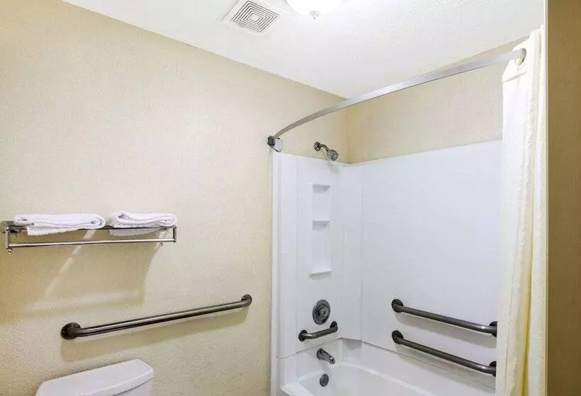 身障者適用スイートルーム, Rodeway Inn & Suites South Of Fiesta Park