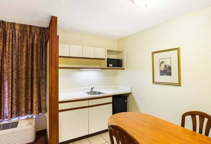 身障者適用スイートルーム, Rodeway Inn & Suites South Of Fiesta Park