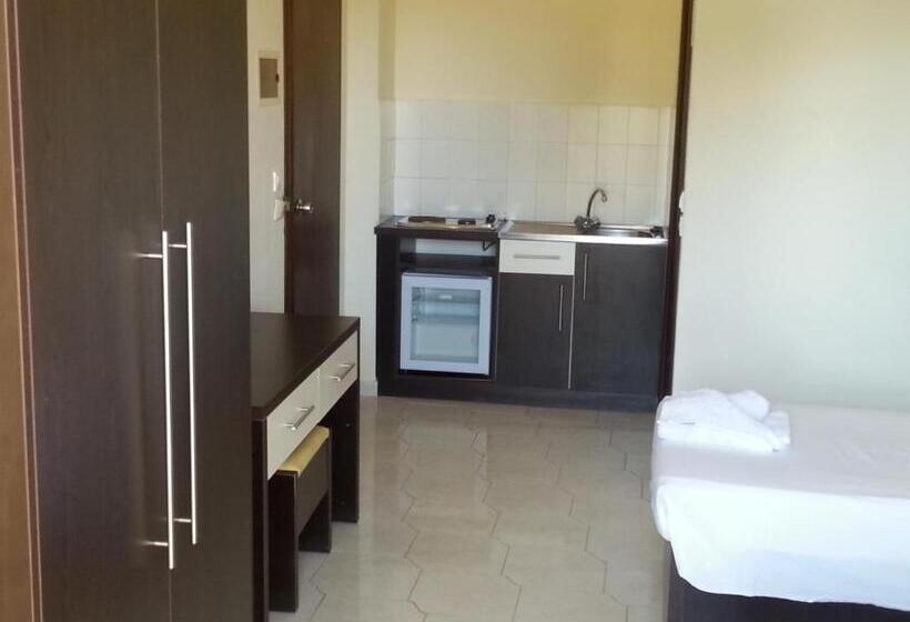 استودیوی استاندارد, Rose Hotel Faliraki
