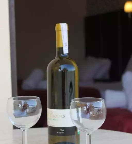 استودیوی سوپریور, Rose Hotel Faliraki