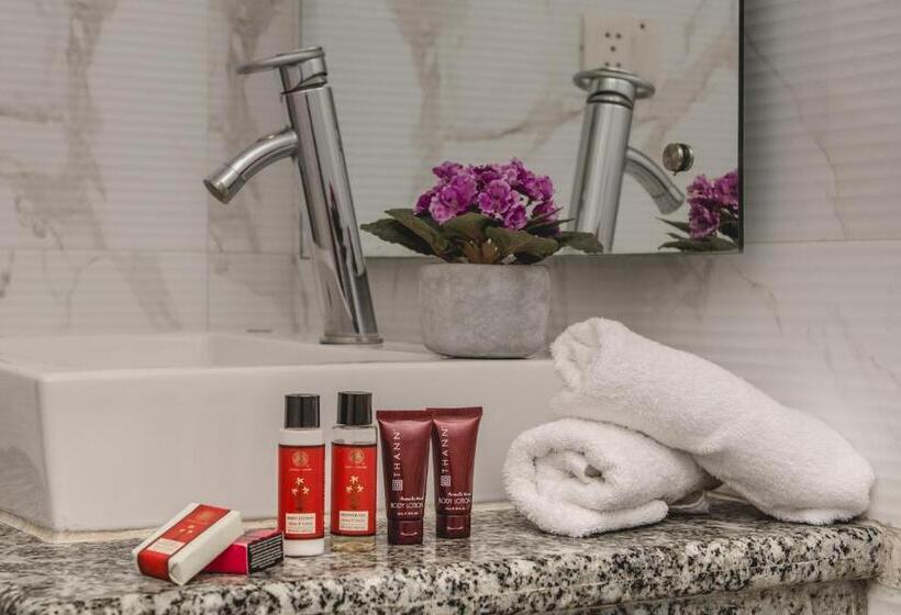 Habitació Familiar Deluxe, Sita International