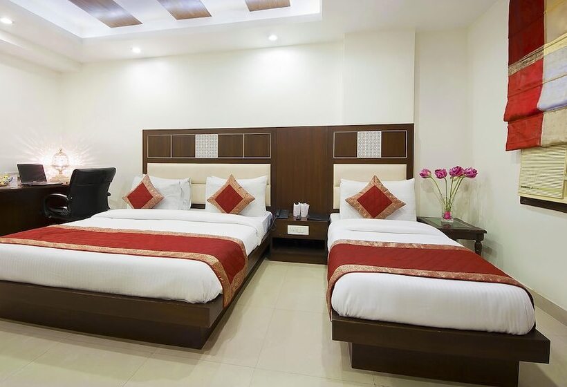 Habitació Triple Deluxe, Sita International