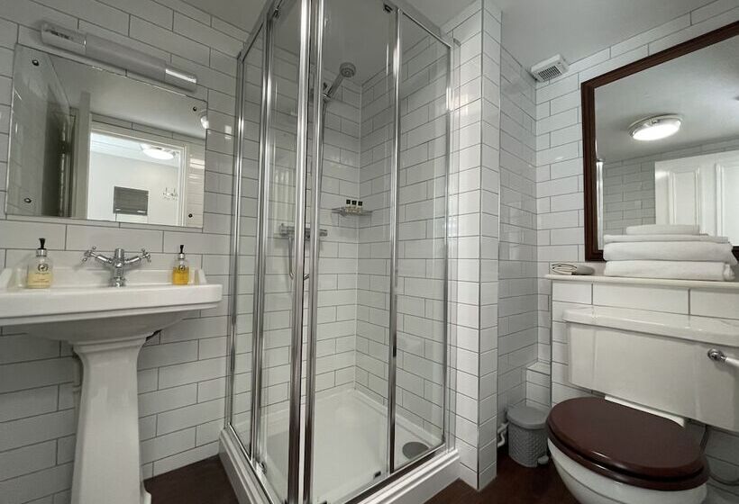 غرفة ديلوكس, The Abbey