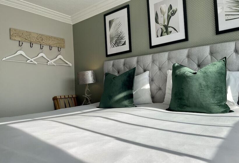 غرفة ديلوكس, The Abbey