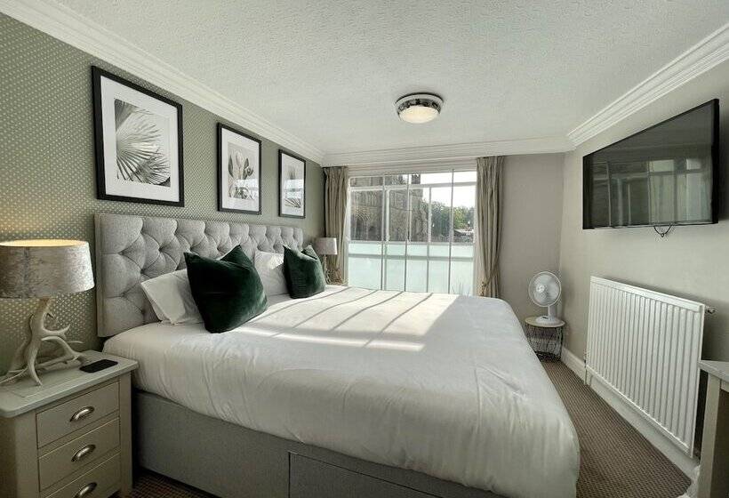 غرفة ديلوكس, The Abbey