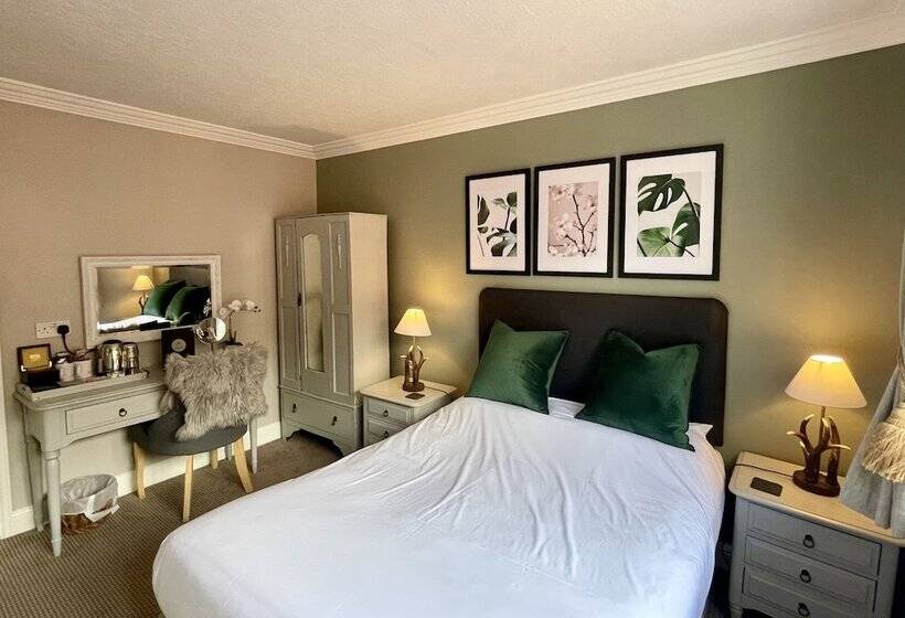 غرفة قياسية, The Abbey