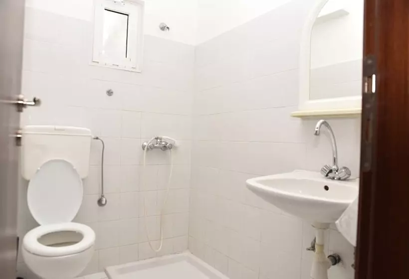 استودیو استاندارد با چشمانداز استخر, Rose Hotel Faliraki