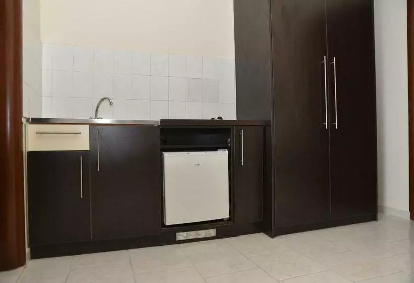 استودیوی استاندارد, Rose Hotel Faliraki