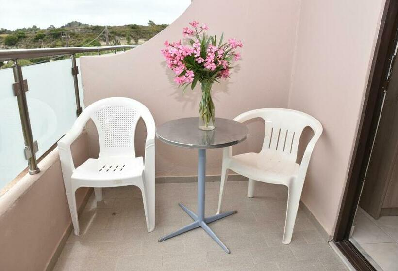 스탠다드 스튜디오, Rose Hotel Faliraki