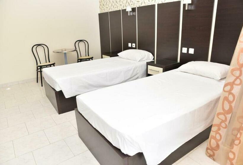 스탠다드 스튜디오, Rose Hotel Faliraki