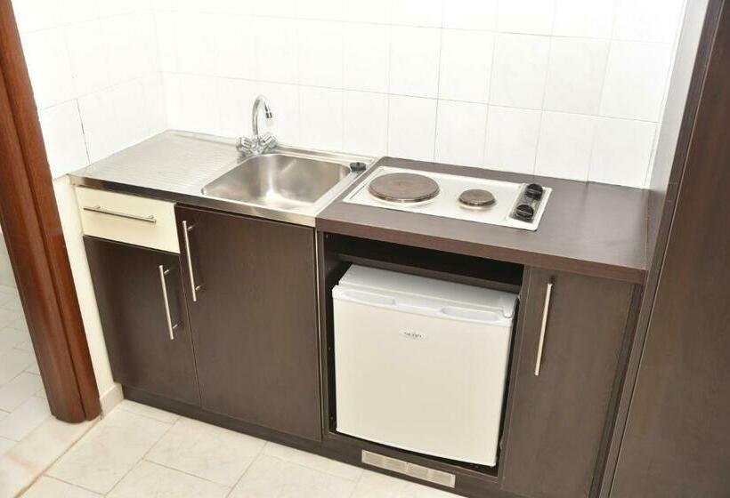 استودیوی استاندارد, Rose Hotel Faliraki
