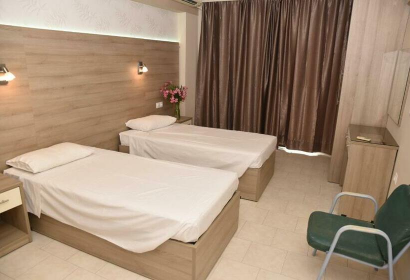 스탠다드 스튜디오, Rose Hotel Faliraki