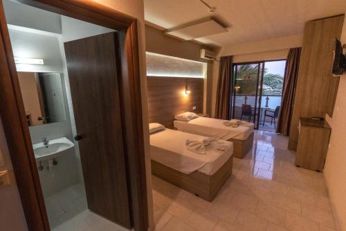 스탠다드 스튜디오 풀장 전망, Rose Hotel Faliraki