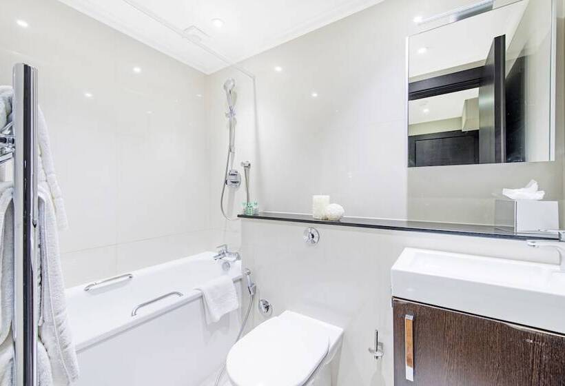 Студия Стандарт, 130 Queen S Gate Apartments