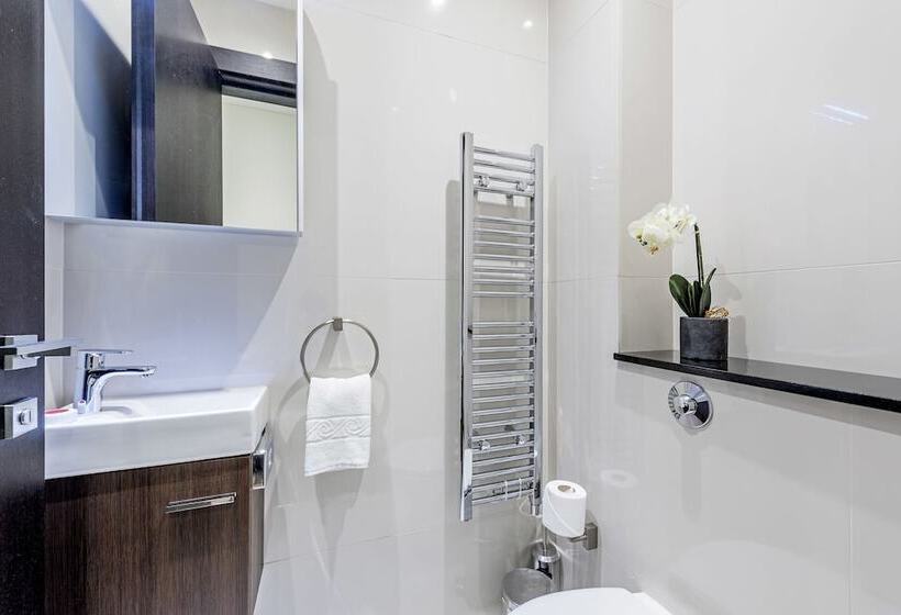 Апартаменты 2 Спальни, 130 Queen S Gate Apartments