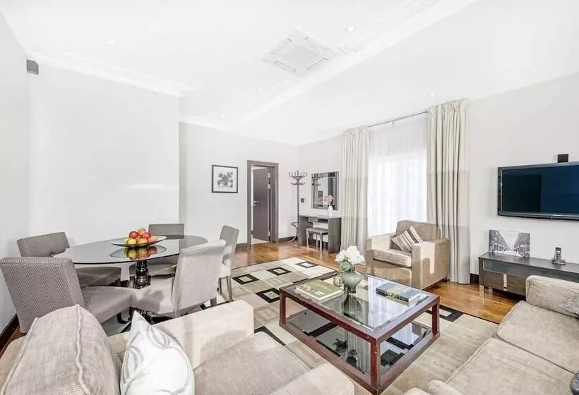 エクゼクティブアパートメントの3ベッドルーム, 130 Queen S Gate Apartments