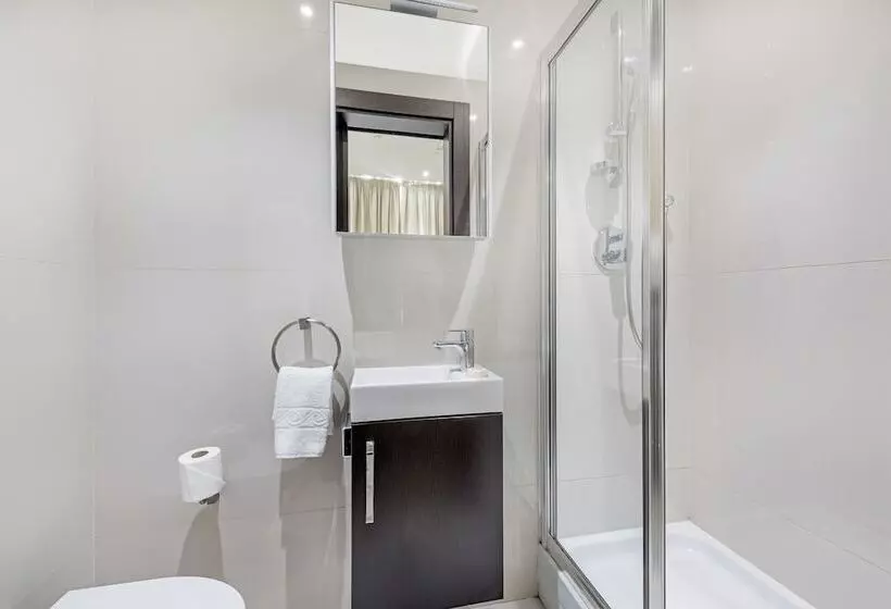 エクゼクティブアパートメントの3ベッドルーム, 130 Queen S Gate Apartments